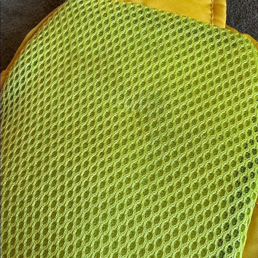 Nike Sportswear Essentials Crossbody Bag, Yellow - Picture 10 of 14